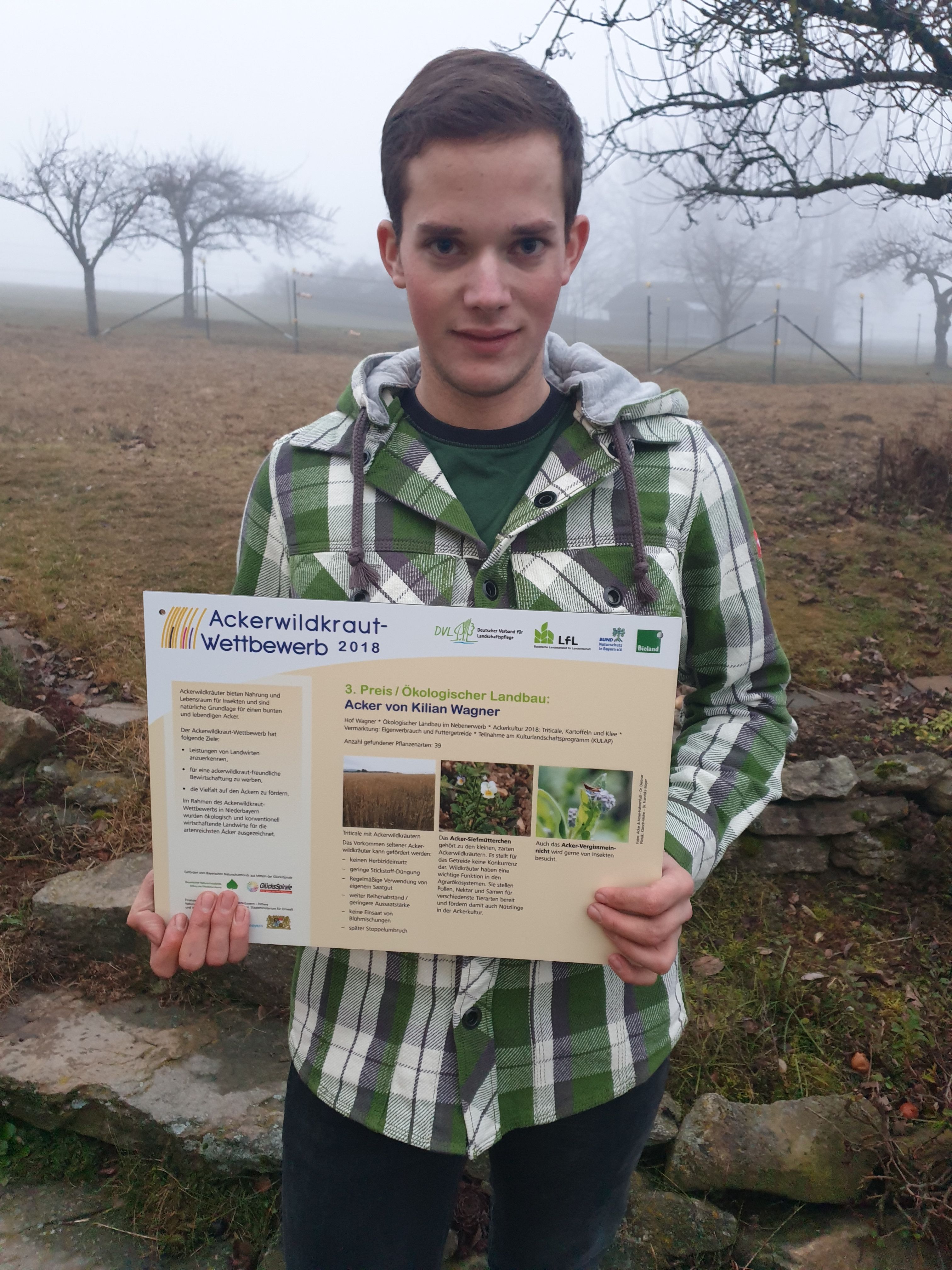 Kilian Wagner erhält 3. Platz im Ackerwildkrautwettbewerb Niederbayern